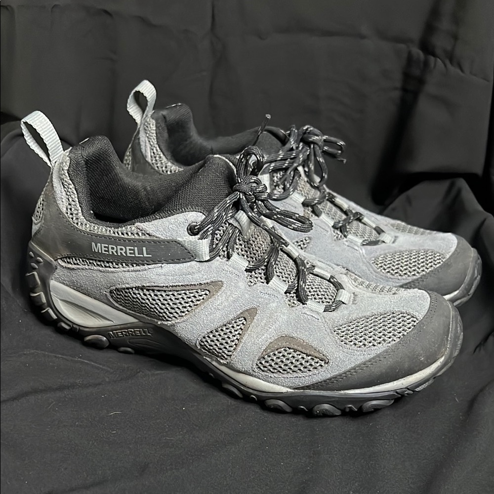 Minimal wear: Men’s Merrell Yokota 2 Waterproof Hiking Sneaker